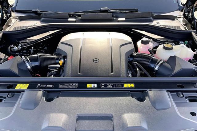2026 Land Rover Range Rover P615 SV