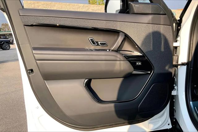 2026 Land Rover Range Rover Sport P360 SE