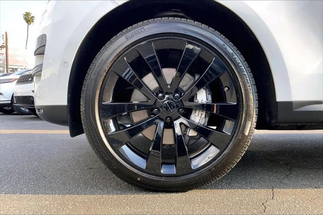 2026 Land Rover Range Rover Sport P360 SE