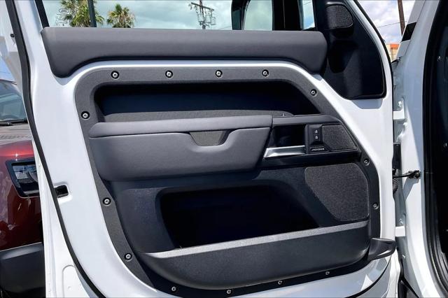 2026 Land Rover Defender P300 S
