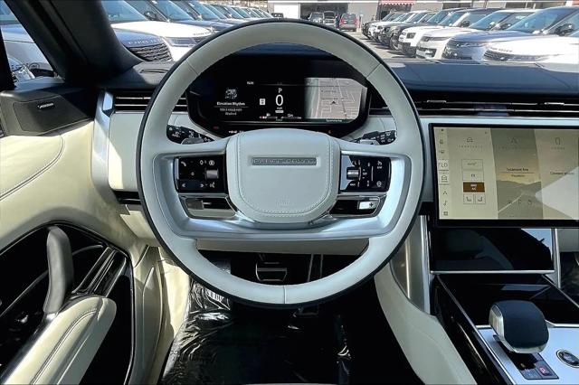 2026 Land Rover Range Rover P550e SE