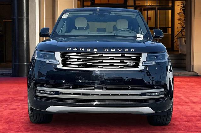 2026 Land Rover Range Rover P550e SE