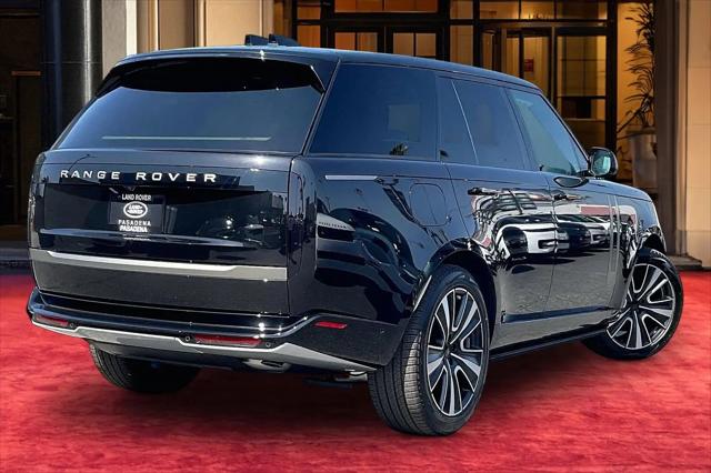 2026 Land Rover Range Rover P550e SE