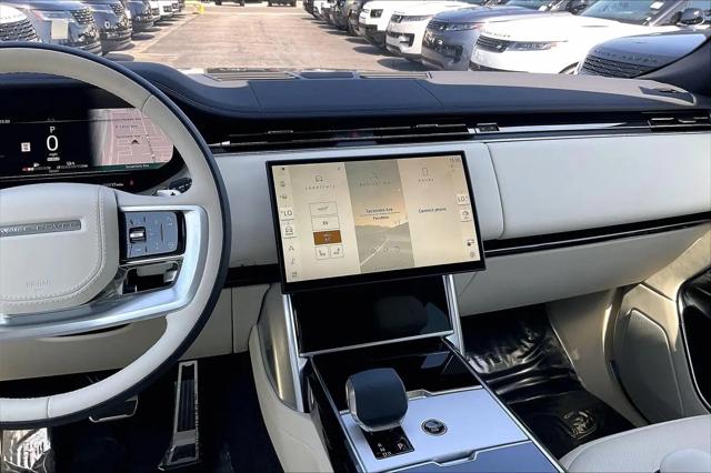 2026 Land Rover Range Rover P550e SE