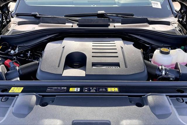 2026 Land Rover Range Rover P550e SE