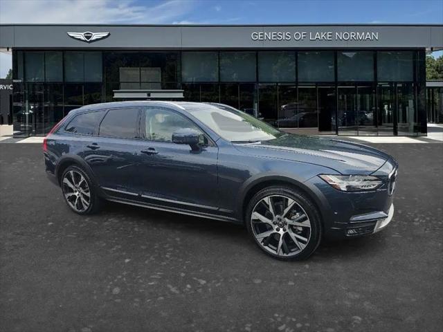 2018 Volvo V90 Cross Country T6