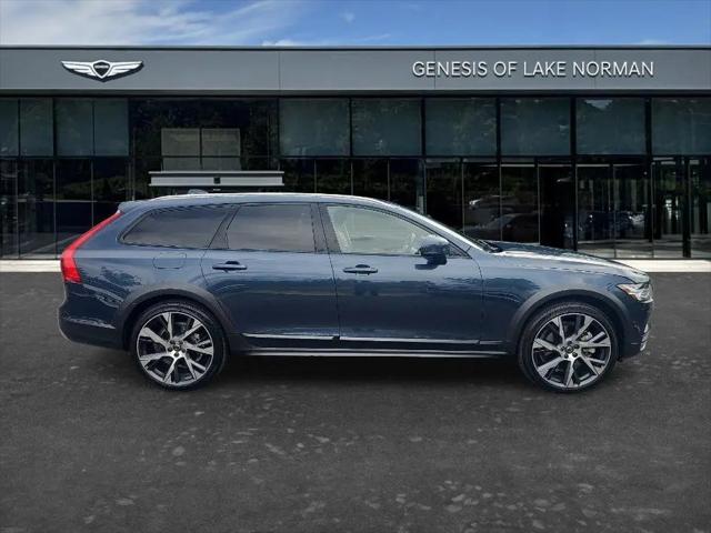 2018 Volvo V90 Cross Country T6