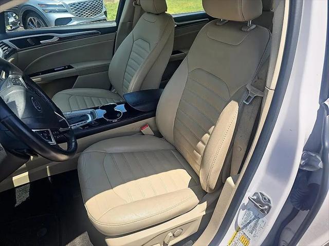 2016 Ford Fusion SE