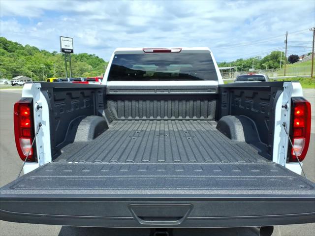 2026 GMC Sierra 2500HD Crew Cab, Standard Bed, Pro, 4WD