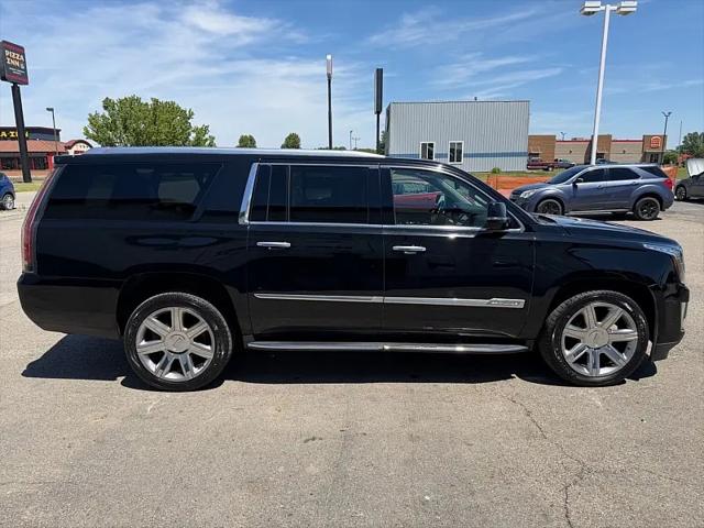 2017 Cadillac Escalade ESV Luxury