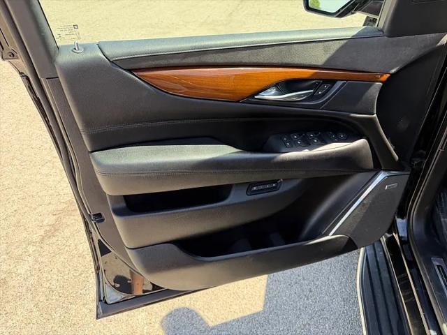 2017 Cadillac Escalade ESV Luxury