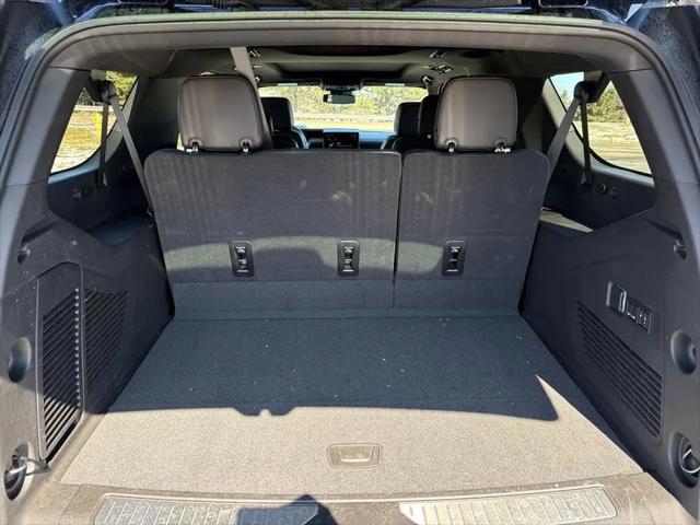 2025 GMC Yukon XL AT4 4WD