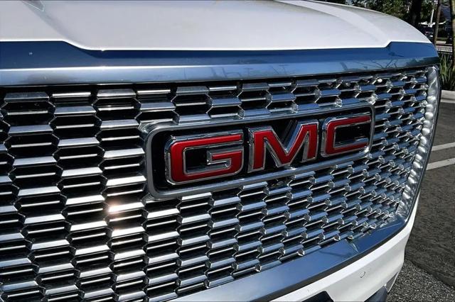 2024 GMC Yukon 4WD Denali