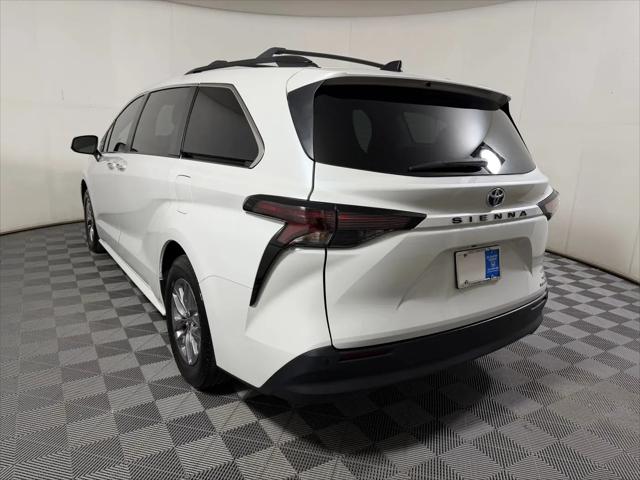2023 Toyota Sienna XLE