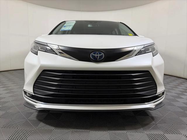 2023 Toyota Sienna XLE