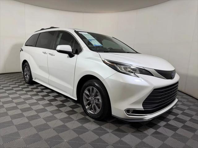 2023 Toyota Sienna XLE
