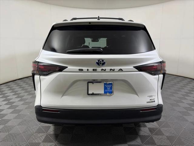 2023 Toyota Sienna XLE