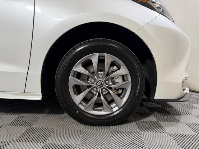 2023 Toyota Sienna XLE