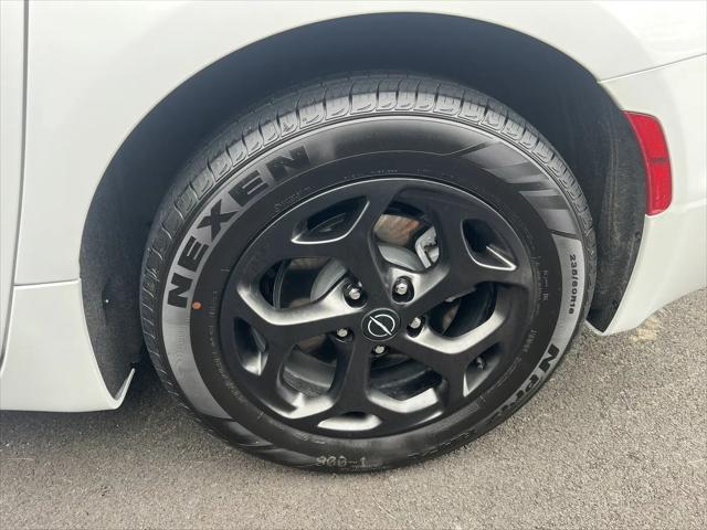 2025 Chrysler Pacifica Hybrid Premiuim S Appearance Package