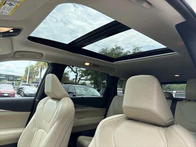 2023 INFINITI QX60 LUXE