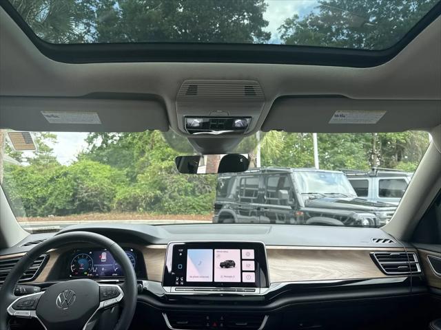 2024 Volkswagen Atlas 2.0T SE w/Technology
