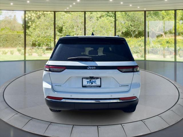 2022 Jeep Grand Cherokee Laredo 4x4
