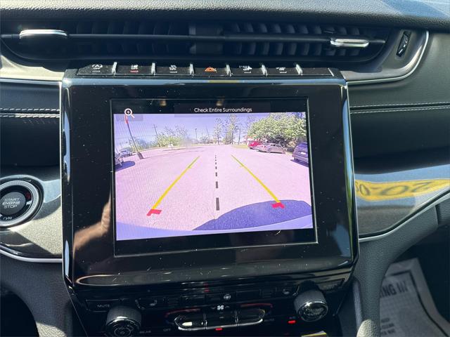 2022 Jeep Grand Cherokee Laredo 4x4