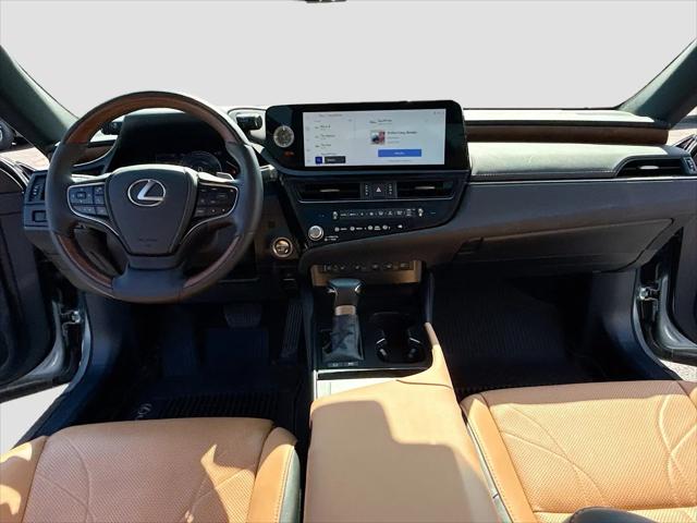 2023 Lexus ES 300h Luxury