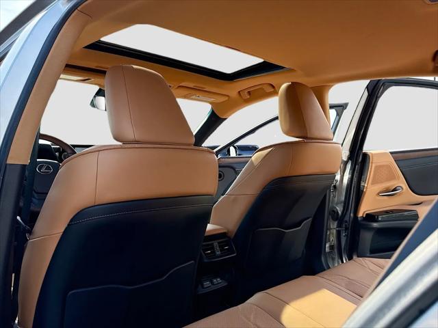 2023 Lexus ES 300h Luxury