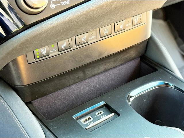2023 Lexus ES 300h Luxury