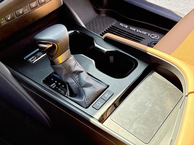 2023 Lexus ES 300h Luxury