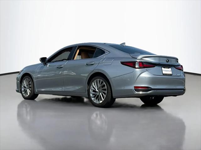 2023 Lexus ES 300h Luxury