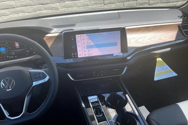 2026 Volkswagen Atlas SE with Technology