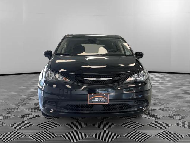 2024 Chrysler Voyager LX