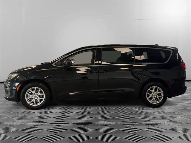 2024 Chrysler Voyager LX