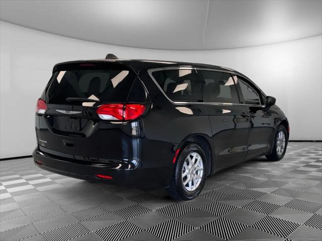 2024 Chrysler Voyager LX