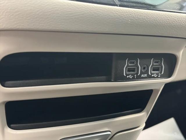 2024 Chrysler Voyager LX