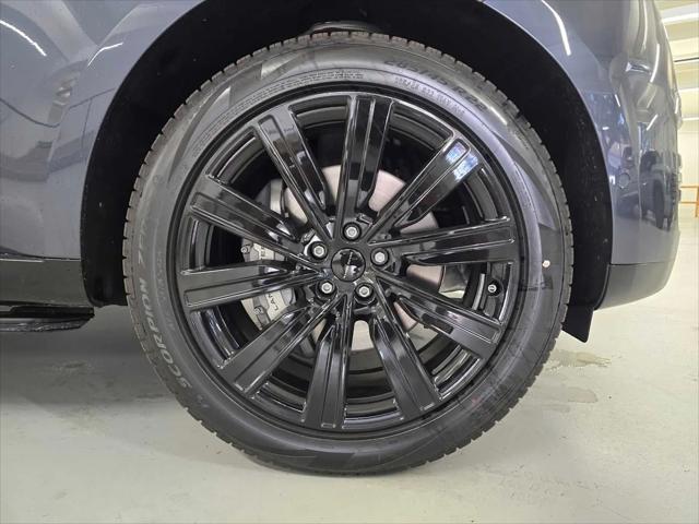 2026 Land Rover Range Rover P400 SE 7 Seat