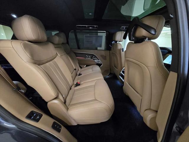 2026 Land Rover Range Rover P400 SE 7 Seat