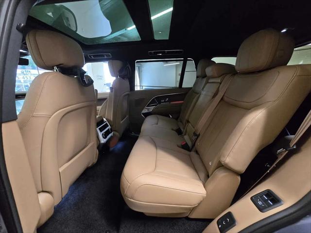 2026 Land Rover Range Rover P400 SE 7 Seat