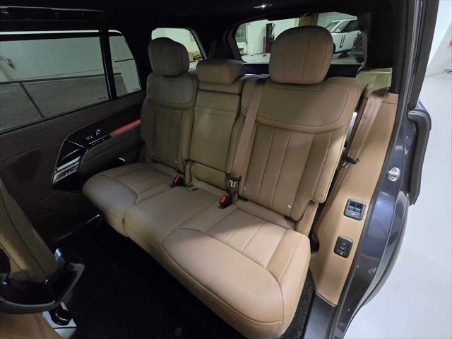 2026 Land Rover Range Rover P400 SE 7 Seat