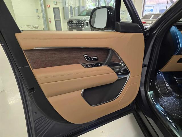 2026 Land Rover Range Rover P400 SE 7 Seat