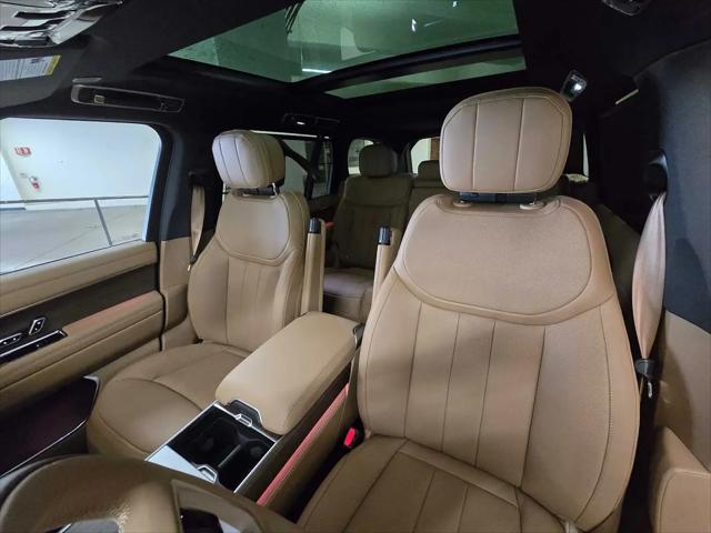 2026 Land Rover Range Rover P400 SE 7 Seat