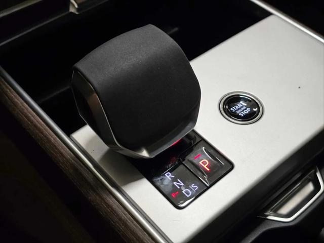 2026 Land Rover Range Rover P400 SE 7 Seat