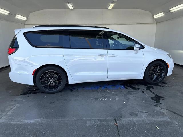 2022 Chrysler Pacifica Limited