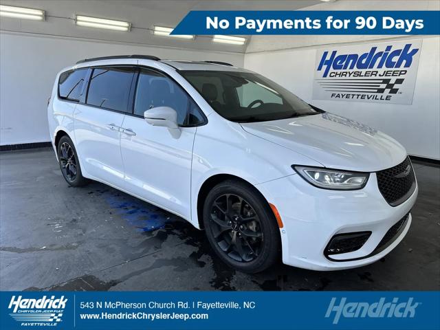 2022 Chrysler Pacifica Limited for sale in Fayetteville, NC