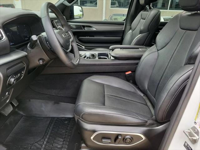 2023 Jeep Wagoneer Series II Carbide 4x2