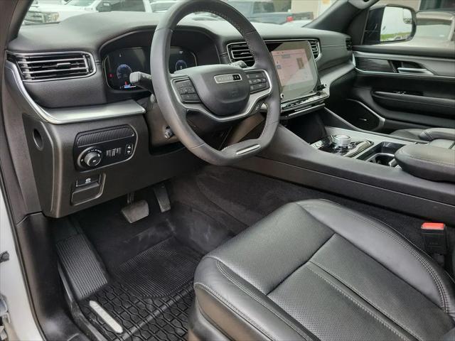 2023 Jeep Wagoneer Series II Carbide 4x2
