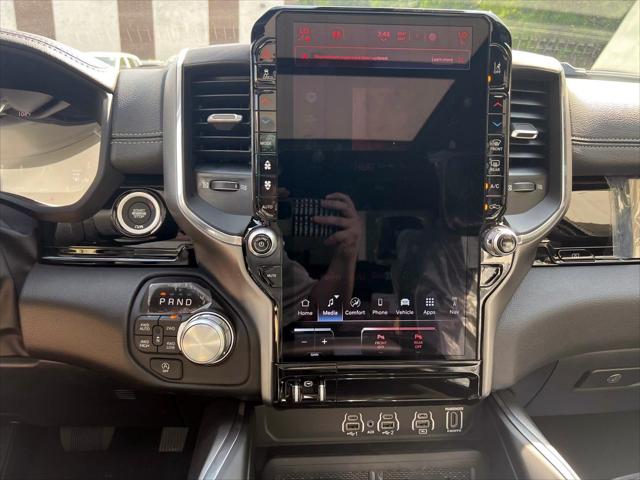 2026 Ram 1500 Laramie Crew Cab 4x4 5'7" Box