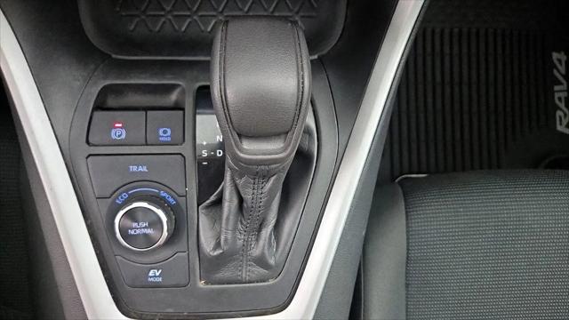 2020 Toyota RAV4 Hybrid LE